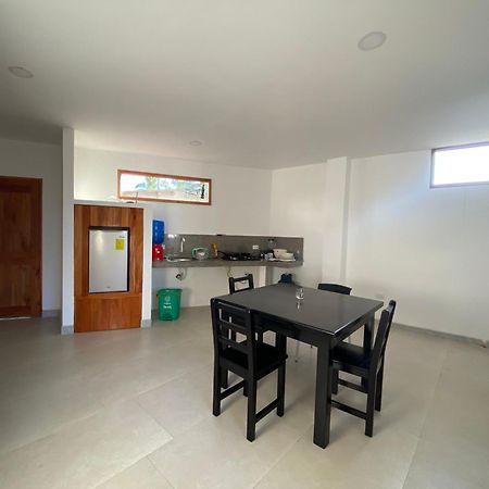 Penguin House Hotel Puerto Villamil Eksteriør billede