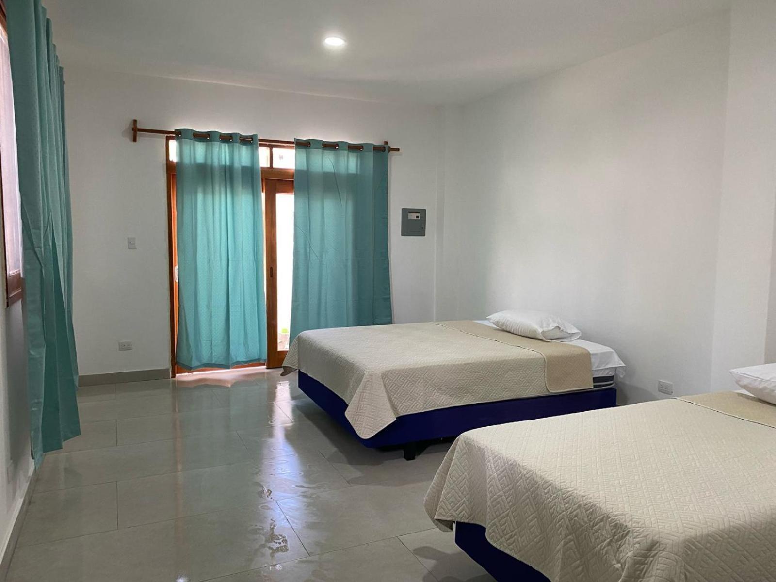 Penguin House Hotel Puerto Villamil Eksteriør billede